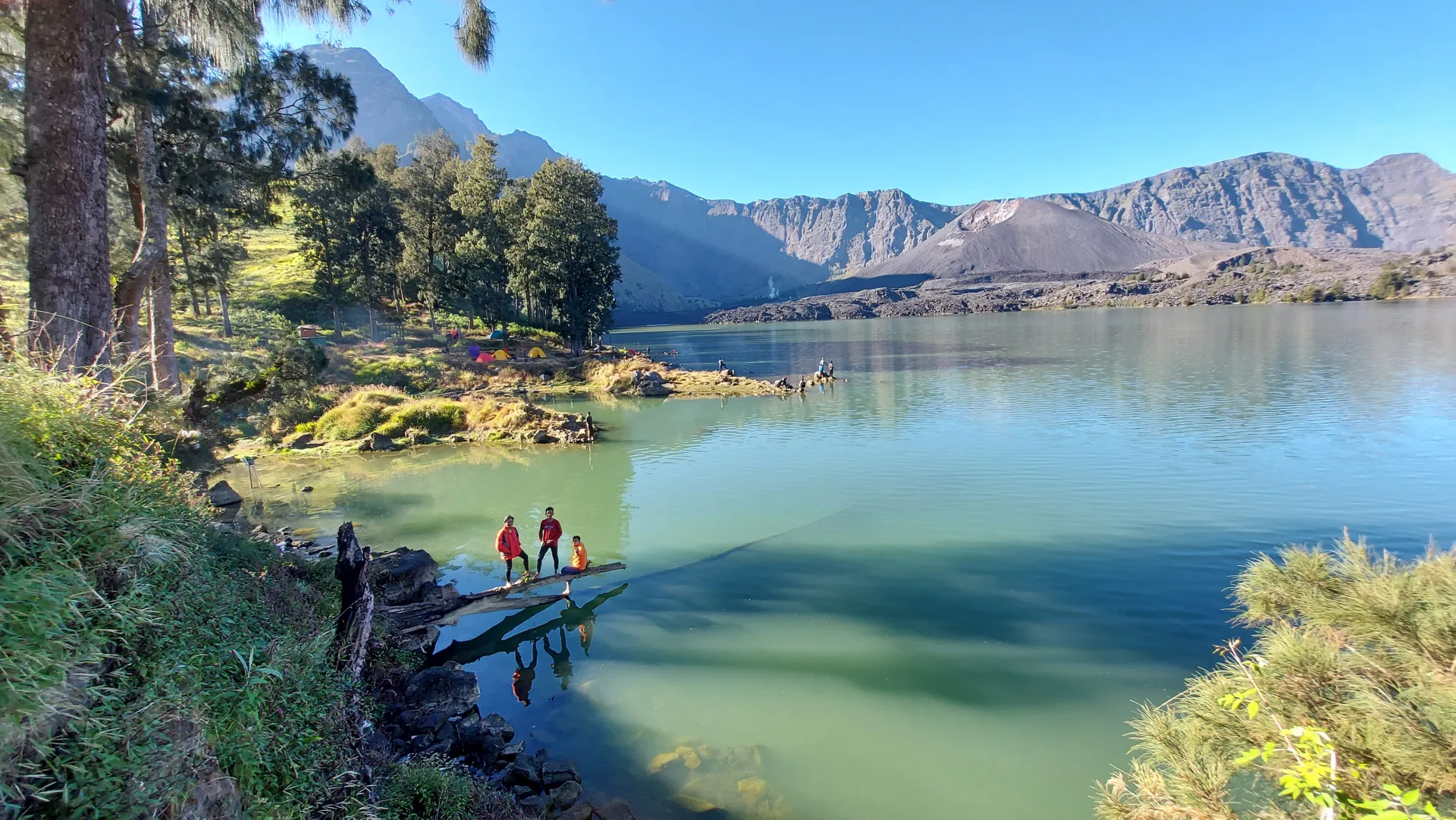 Rinjani Trekking Cost 2026: Solo & Group Budget Breakdown