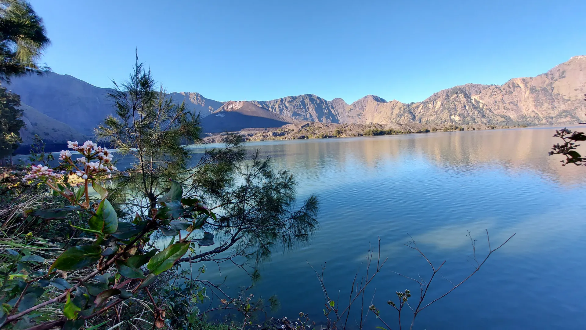 Mount Rinjani 4 Days 3 Nights Summit & Lake Itinerary Luxury Private Trip